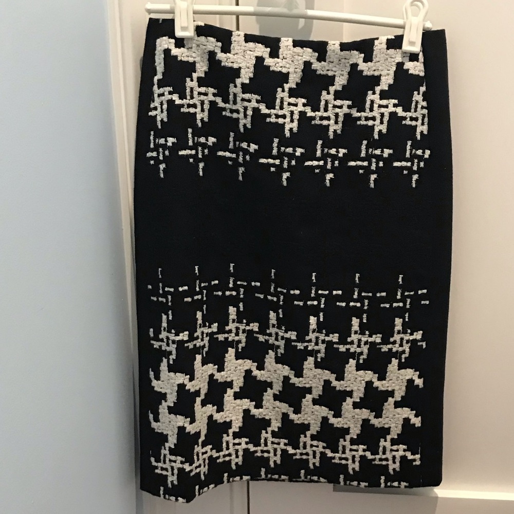 Carlisle pencil skirt